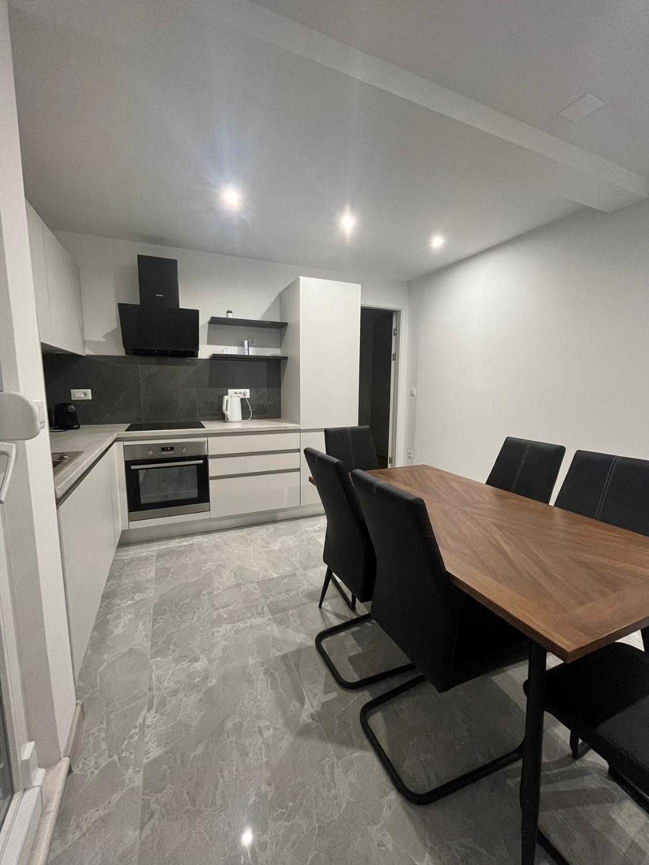 Apartments With A Parking Space Kastel Stafilic, Kastela - 22533 Εξωτερικό φωτογραφία